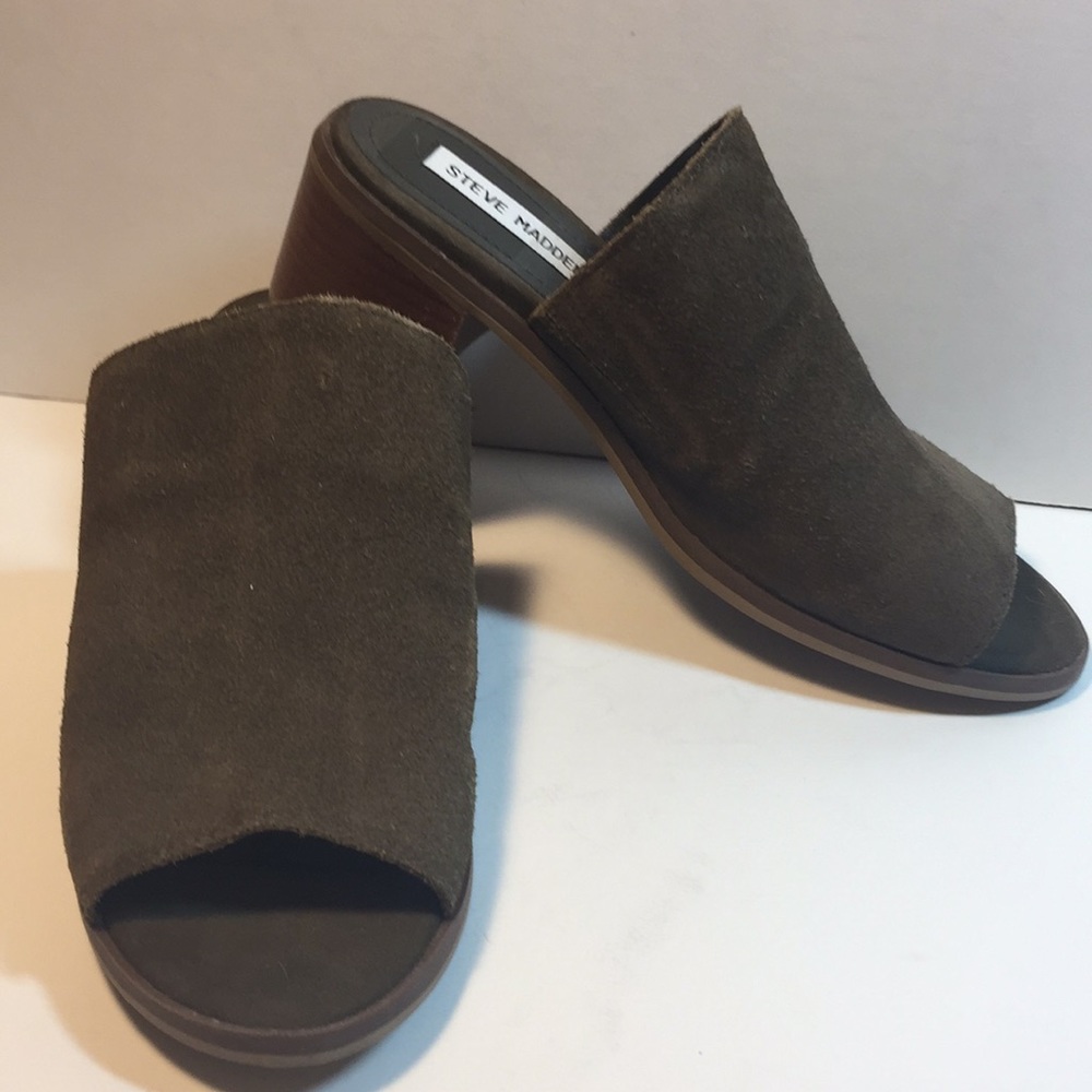 Steve Madden Richelle. Olive, open toe mule 7M
